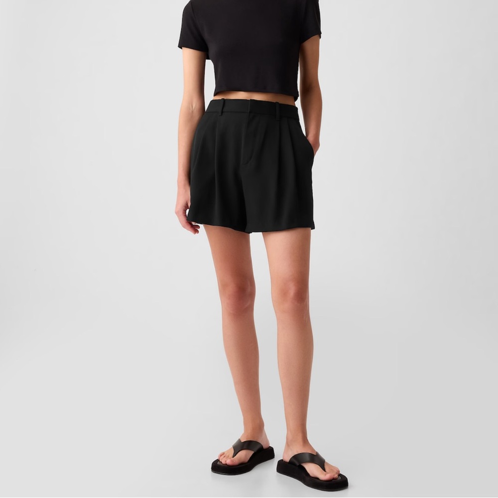 GAP 365 High Rise Linen-Blend Shorts